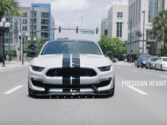 Первый в мире Shelby GT350 на пневмоподвеске